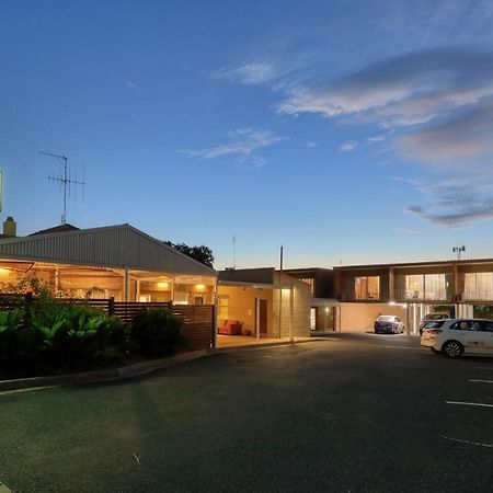 Court Street Motel Parkes Exterior foto