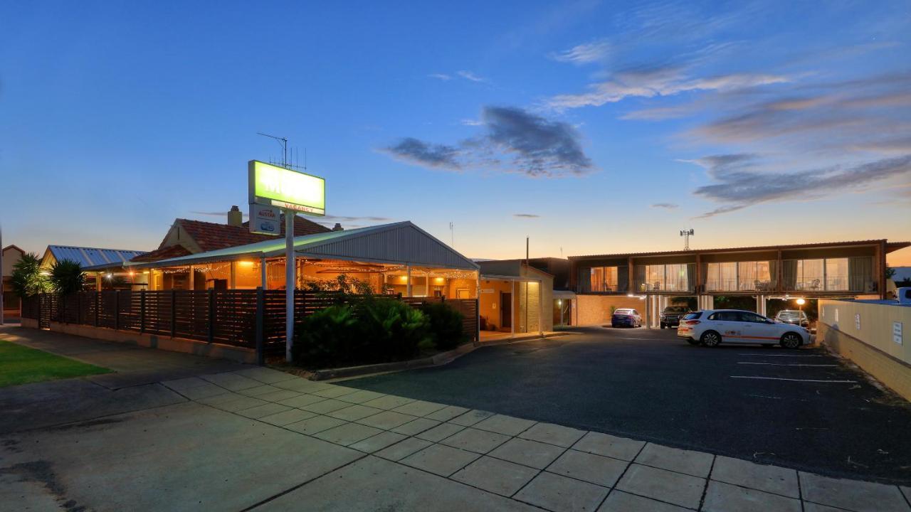 Court Street Motel Parkes Exterior foto